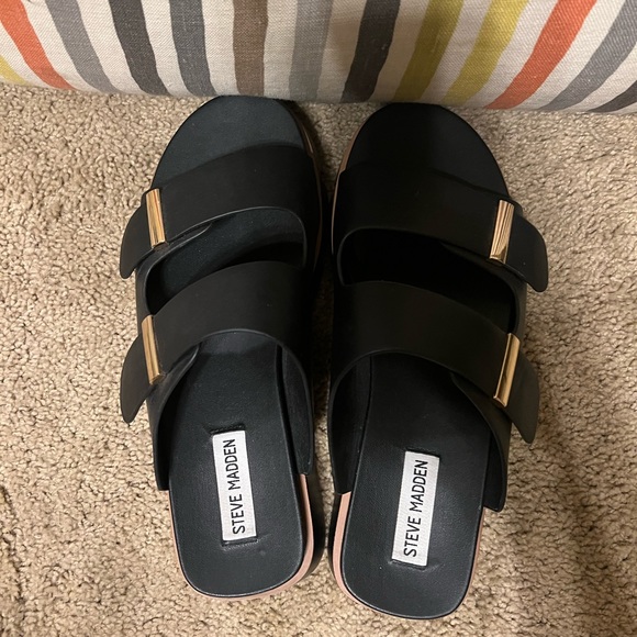 Steve Madden Black and Gold Women’s Size 8 Sandals - Picture 6 of 11